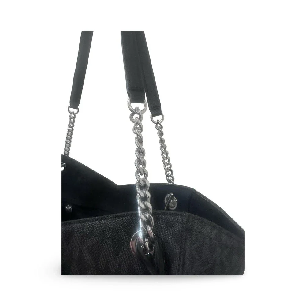 Michael Kors Jet Set Travel Large Chain Shoulder Tote in the color black.